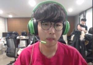 仅展现了她 仅展现了她