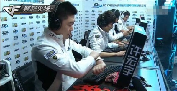 篮球比赛中 篮球比赛中